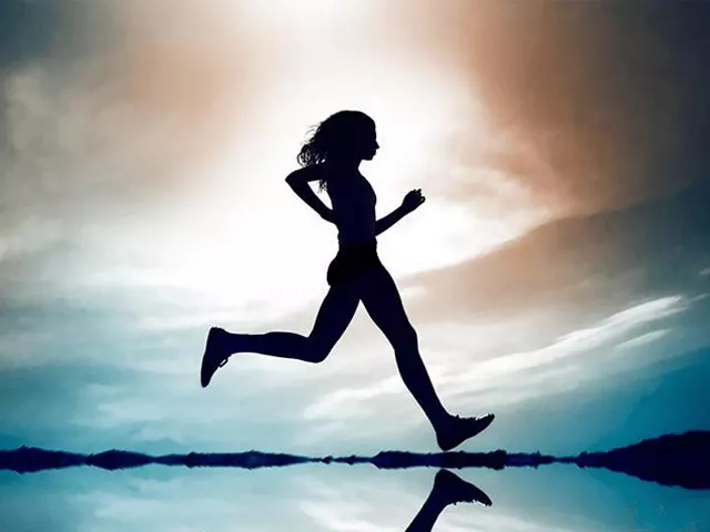 Should People Wear Myopia Glasses When Doing Sports?