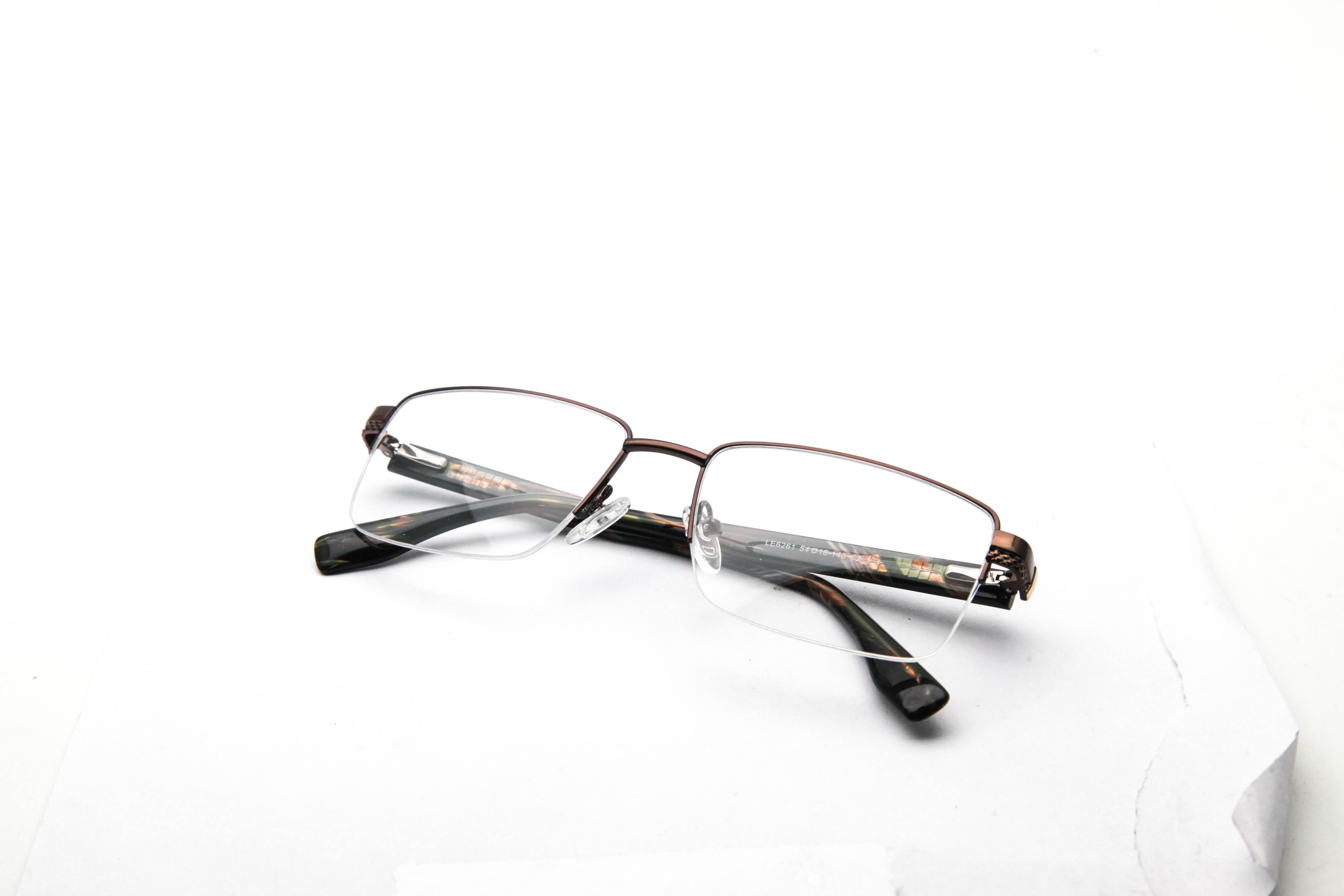 GUANDE GLASSES, a leading eyewear company, is proud to present its latest collection of metal glasses