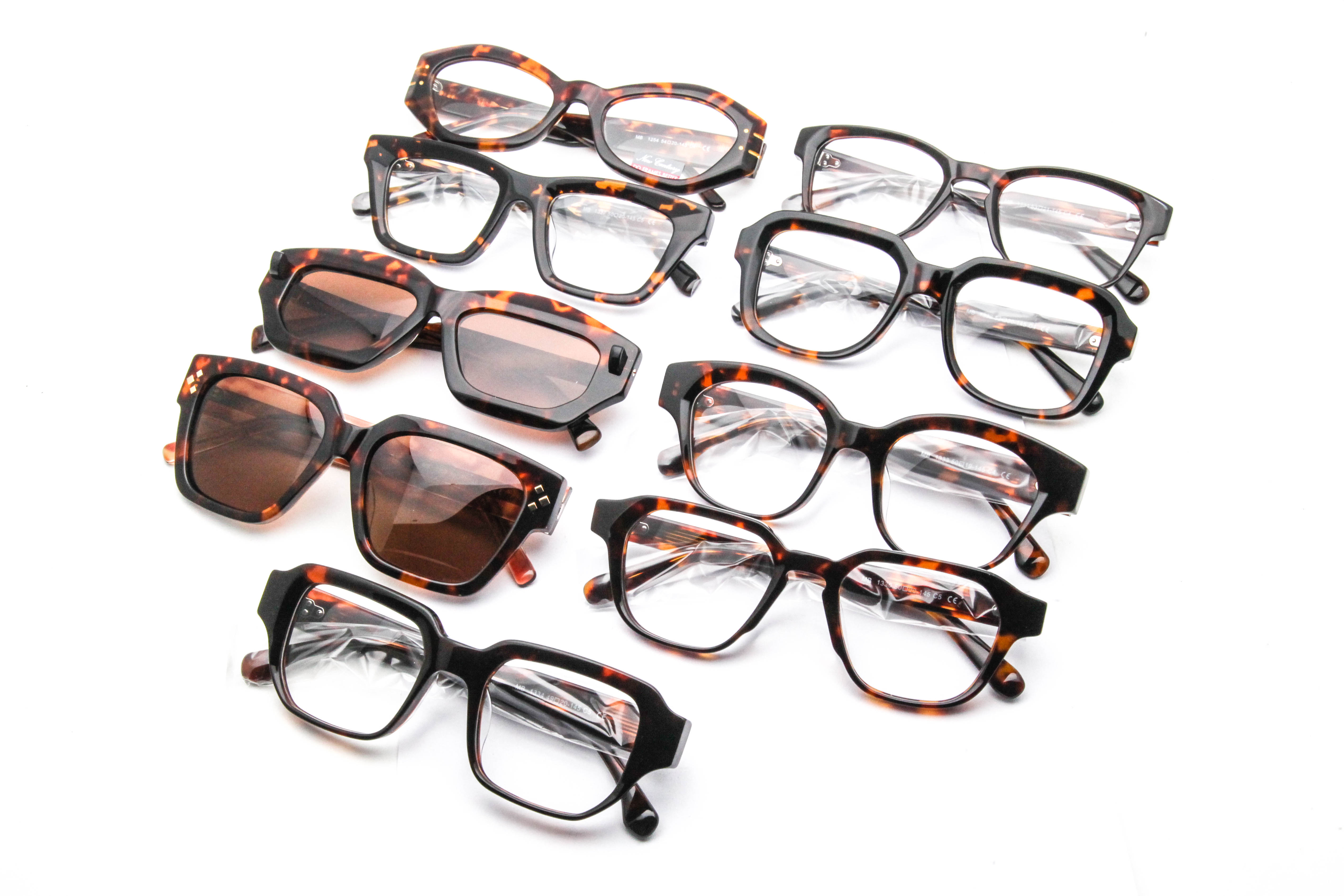 What is the difference between acetate and plastic eyeglass frames?